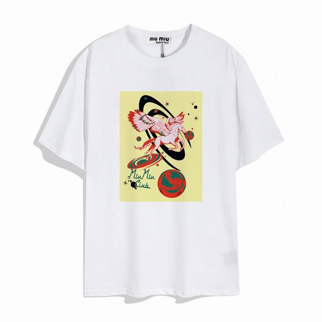 Miumiu's new Pegasus short-sleeved T-shirt, the design looks full of high street