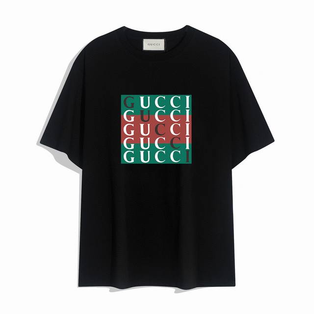 Gucci new short-sleeved T-shirt, simple design looks very generous! The cut is v