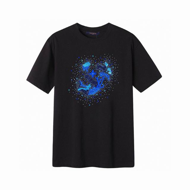 Lv new blue tear letter short-sleeved T-shirt, simple design looks very generous