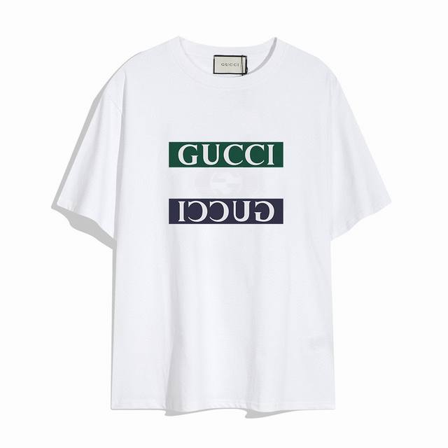 Gucci new short-sleeved T-shirt, simple design looks very generous! The cut is v