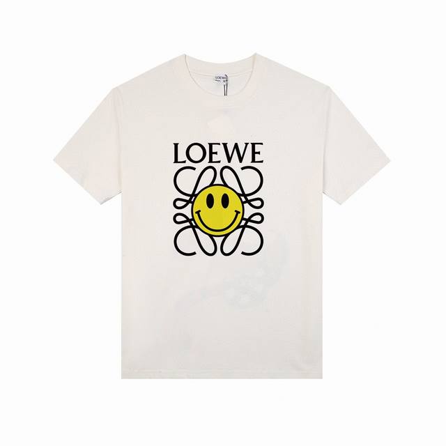 Loewe's new smiley face short-sleeve top, with cartoon prints that easily catch