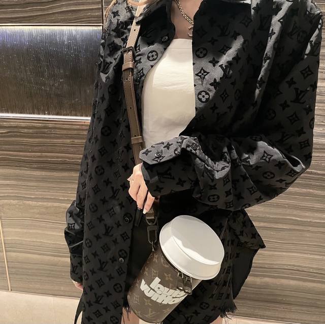 New arrival Louisvuitto Lv Louis Vuitton jacquard full print flocked shirt The h
