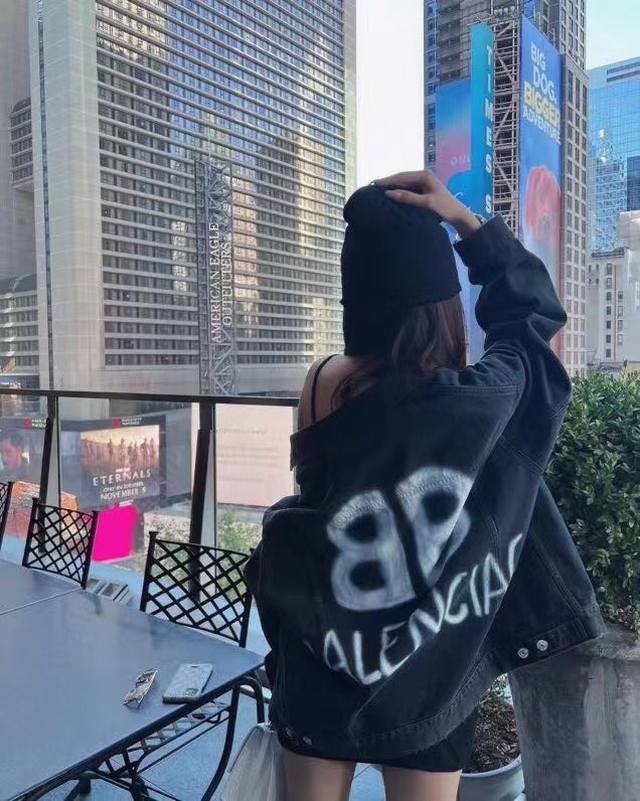 New arrival Balenciaga latest street style back hand-painted graffiti double B c