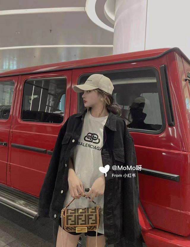 New arrival Balenciaga's hottest back rhinestone big logo couple model high-qual
