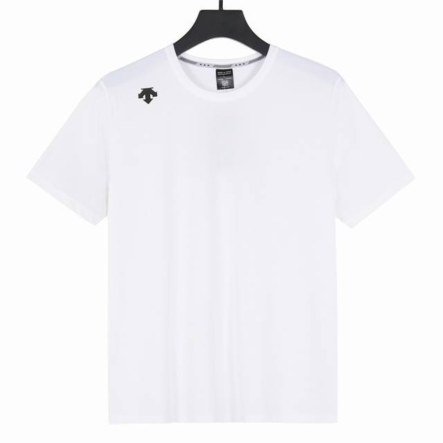 Descente ice silk seamless casual short sleeves are made of blended fabrics, com