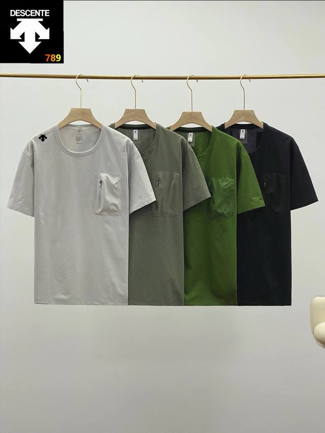 Descente quick-drying T-shirt Outdoor masters are all wearing . There must be a