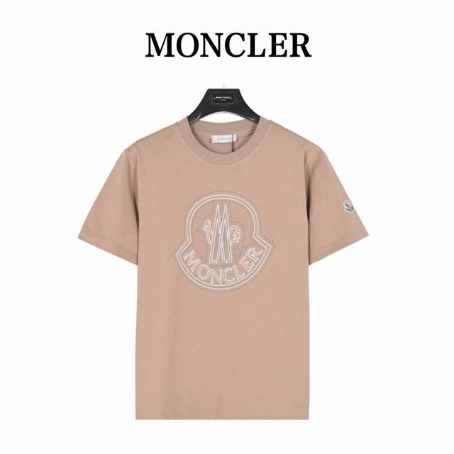 Moncler Overlapping Logo Printed Short Sleeves A brand new aesthetically inspire
