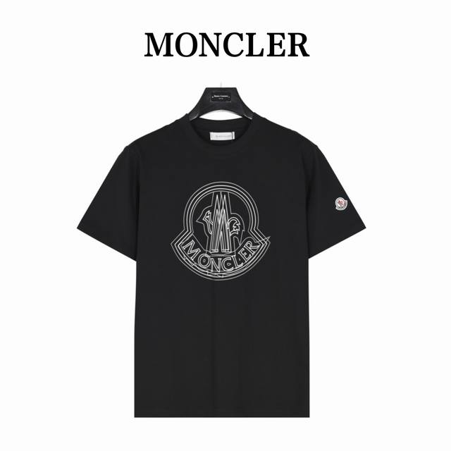 Moncler Overlapping Logo Printed Short Sleeves A brand new aesthetically inspire