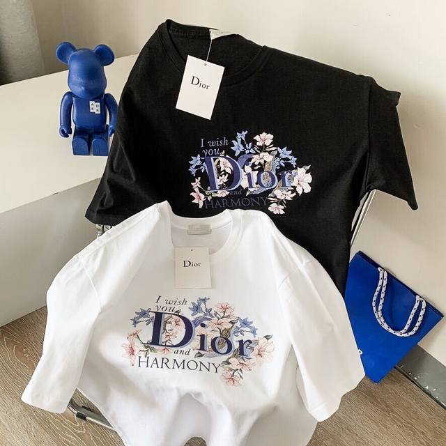 Dior floral and letter logo short sleeves for men and women! The pure cotton fab