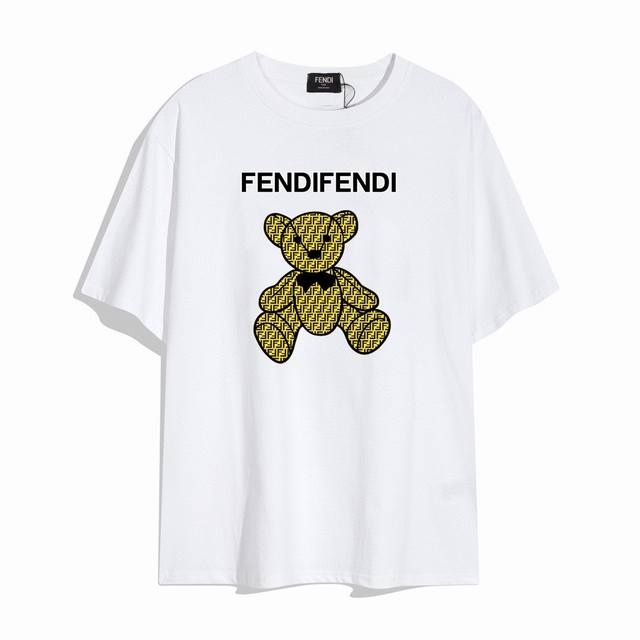 Fendi's new bear short-sleeved T-shirt, elegant design looks full of temperament