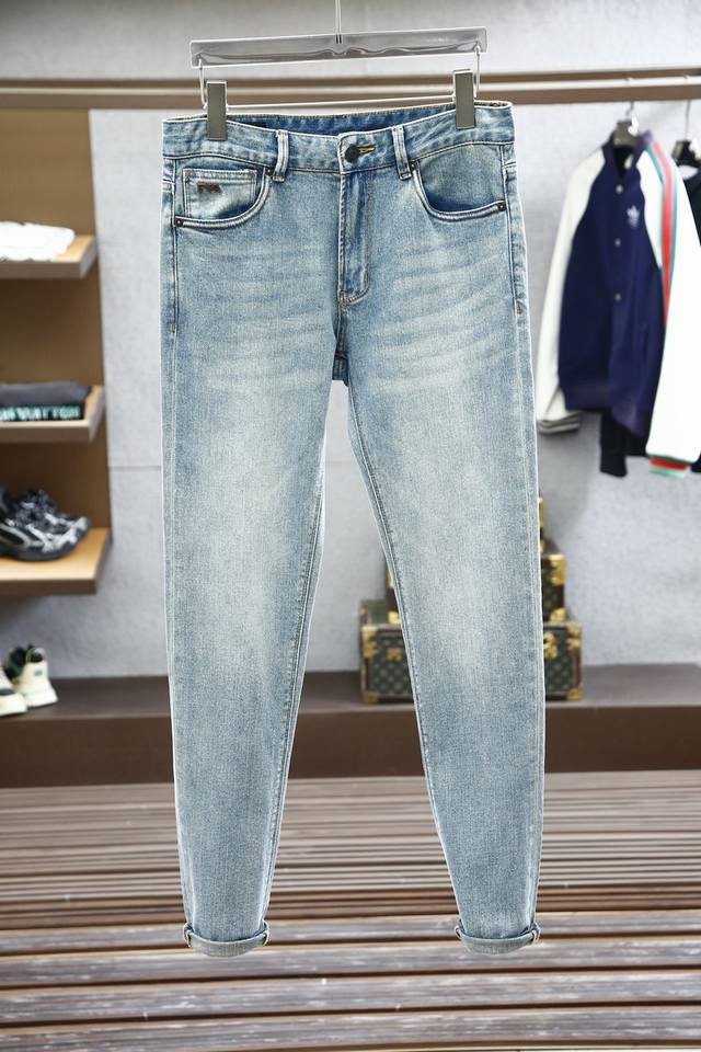 Factory Price P Versace Versace's latest model is carefully crafted to ignite th