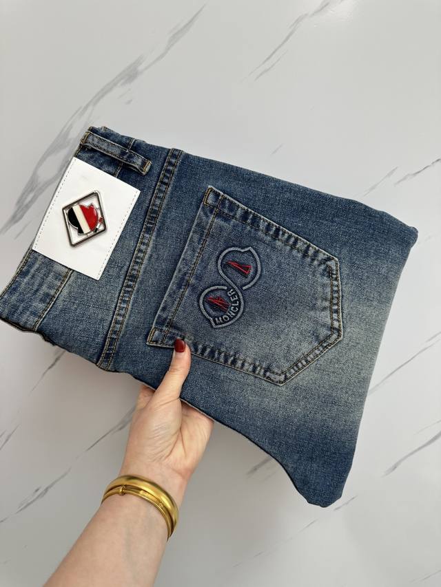 Factory Price P Dior's best-selling official website, the world's first men's sh