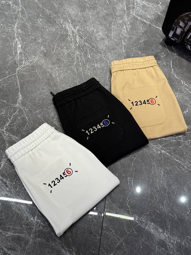 Product trademark: Fendi Fendi casual sneakers Standard size: 39-44 Product mate