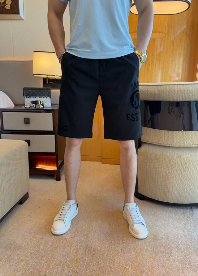Product brand: Gucci half-slippers Standard size: 38-44 Product material: Select