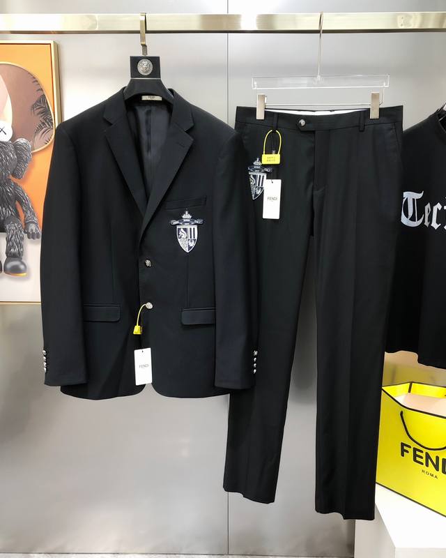 Prada's latest casual and fashionable men's shoes, the hot-selling style is simp