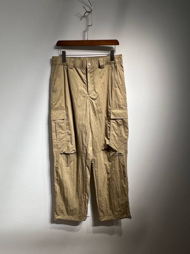 Ex-factory price P Givenchy. Givenchy counter simultaneous sale Upper: Italian i