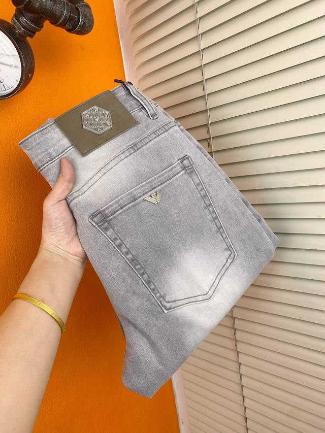 Factory price P Prada top original, new style of the season, high quality origin