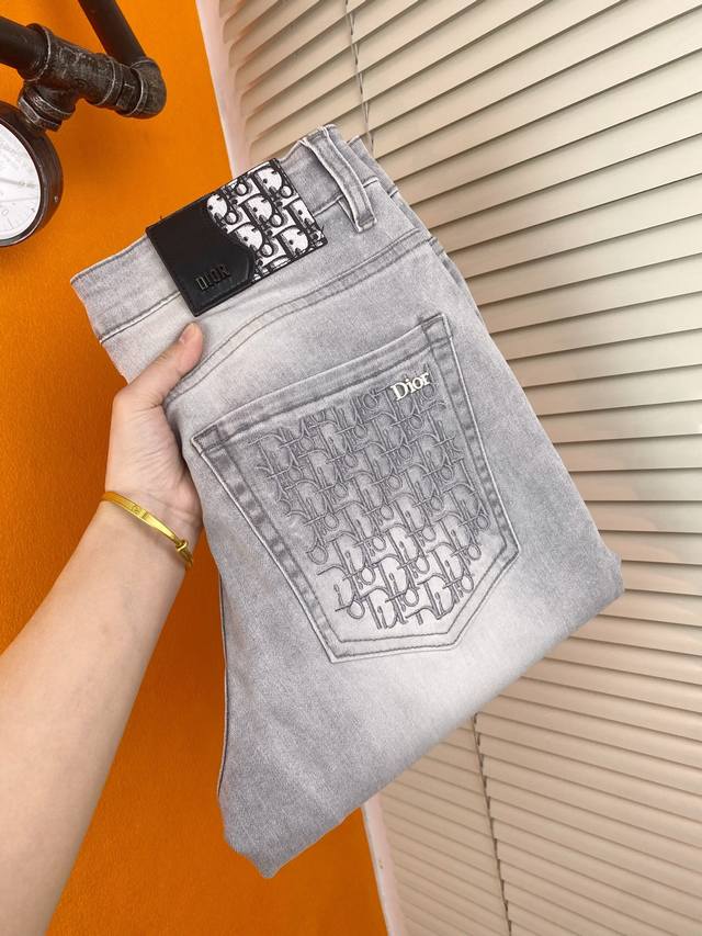 Factory price P Prada top original, new style of the season, high quality origin