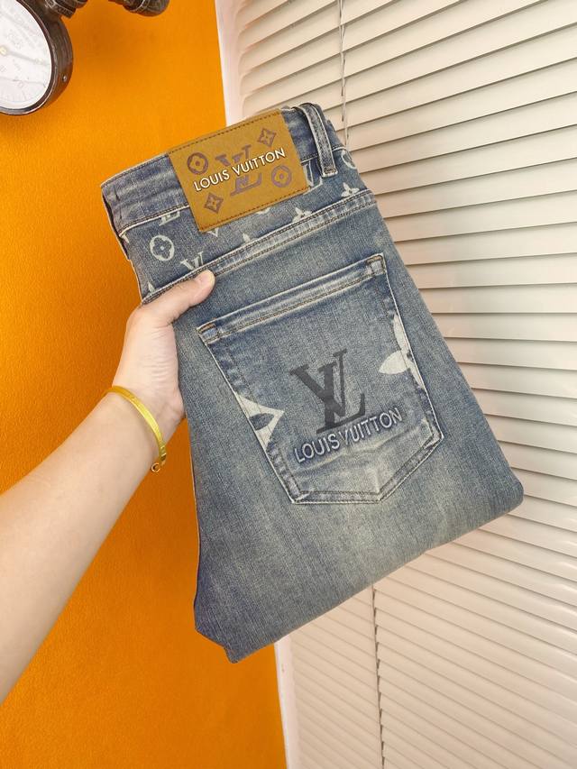 Factory price P Prada top original, new style of the season, high quality origin