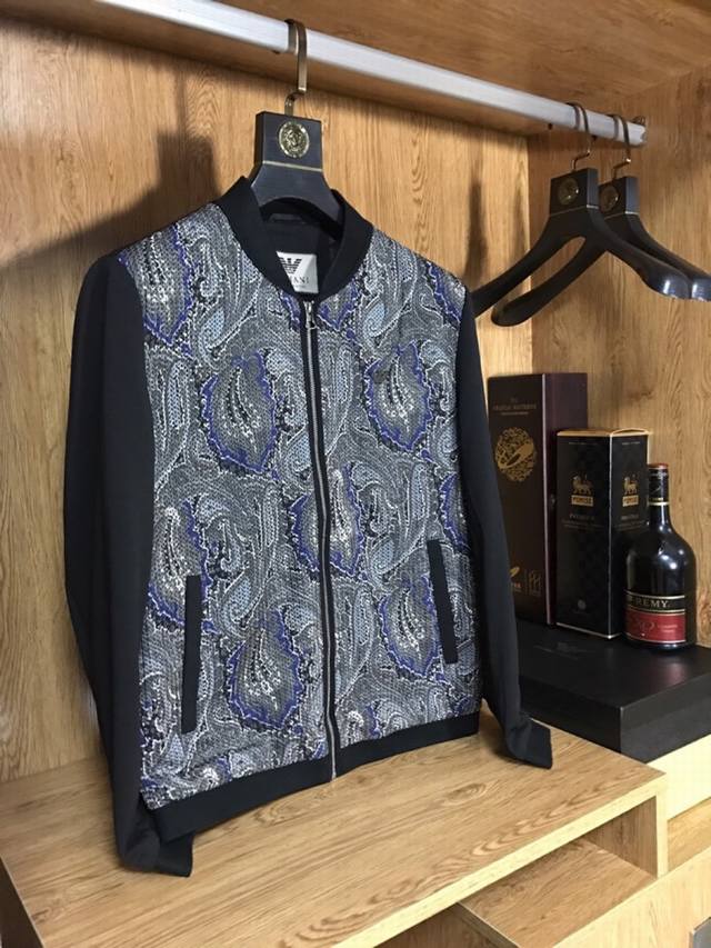 Valentl Valentino exclusive hot-selling new products are on sale, high-quality T