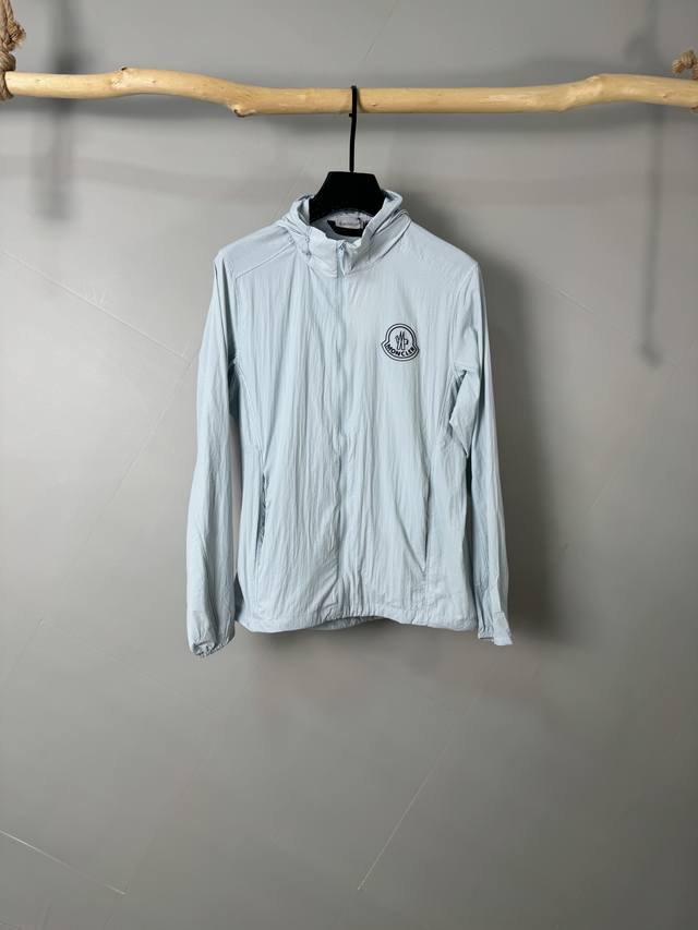 Dior, 2025 Spring and Summer new product release new short-sleeved T-shirt. Made