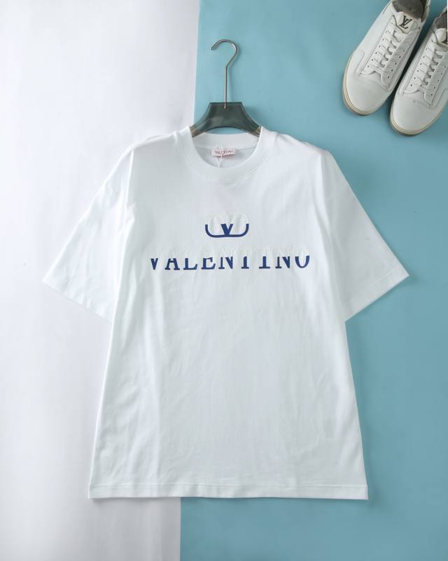 2025 Spring and Summer New T-shirt. Men's round neck classic logo beach pants us