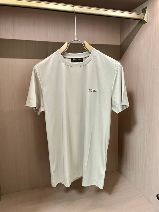 Gucci 2025 latest men's short-sleeved Polo shirt, the brand's latest design elem