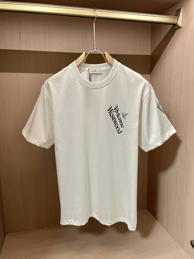 Agivenchy Givenchy's latest men's short-sleeved Polo shirt for 2025, the brand's