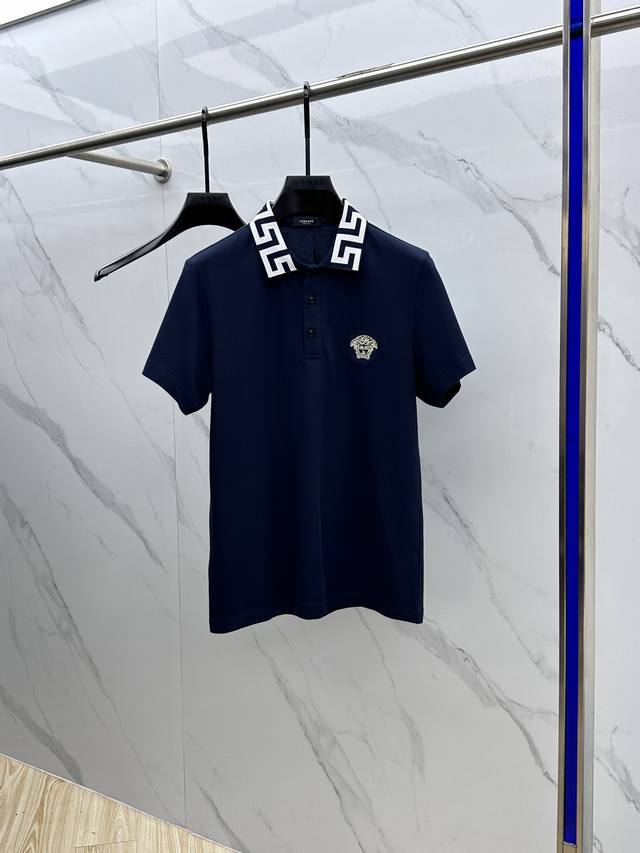 W25 Autumn and Winter Men's Round Neck Short Sleeve T-shirt. The outstanding des