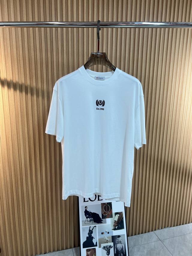 Arc'teryx's new summer T-shirt is super cool! The logo print highlights the bran
