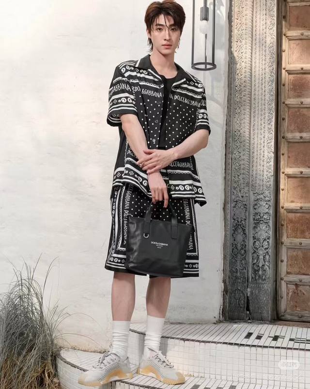 Lv25S Spring and Summer new casual round neck short sleeves, size S-3Xl