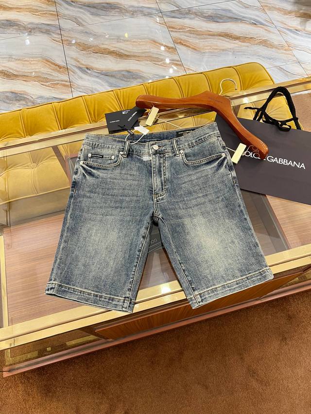 Dg, the latest short-sleeved T-shirt of 2025, handsome and fashionable, with top