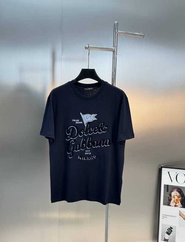 Her2025 Spring and Summer new short-sleeved shirts are brighter and brighter in