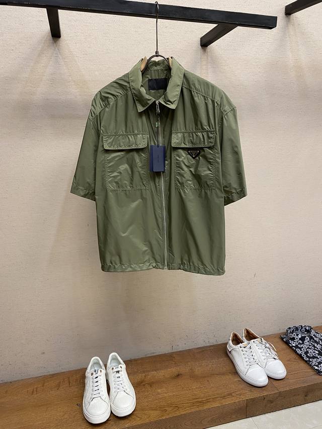Moncler 25S summer men's casual shorts. Clean and neat... Functional professiona