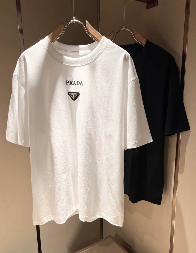 Fendi 25 Spring/Summer new product. Short-sleeved T-shirt with color-blocked sti