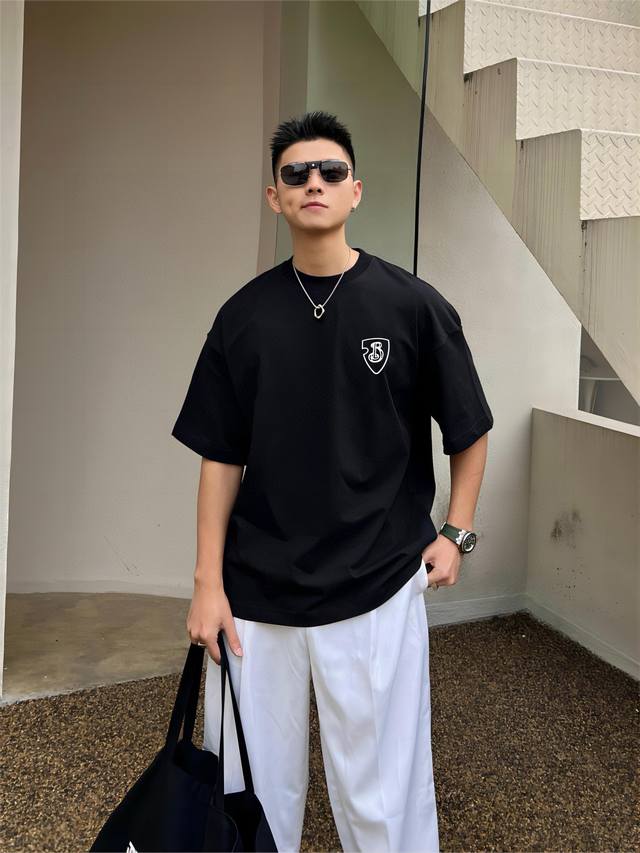 GV C-T-shirt reverse letter full size batch GV C-T-shirt reverse letter full siz