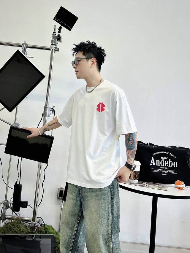 Unisex! The shirt is from the Donkey Family Summer Flower Series! Made of high-q