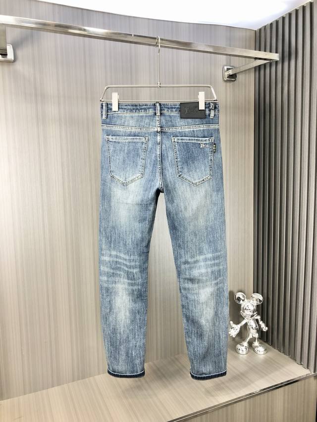 Lv 2025 Spring and Summer new men's casual shorts high-end goods simple and styl