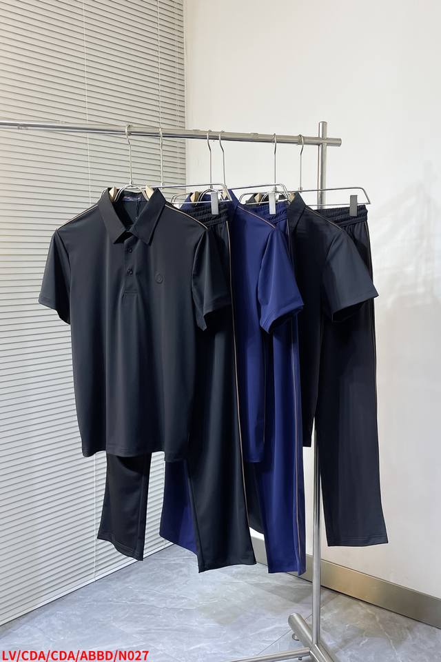 Moncler 2025 spring and summer new style, the latest casual shorts. The original