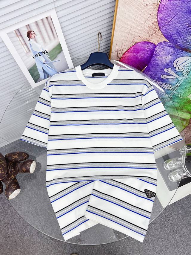 Lulu new letter print double-layer heavy-duty short-sleeved T-shirt. The letter
