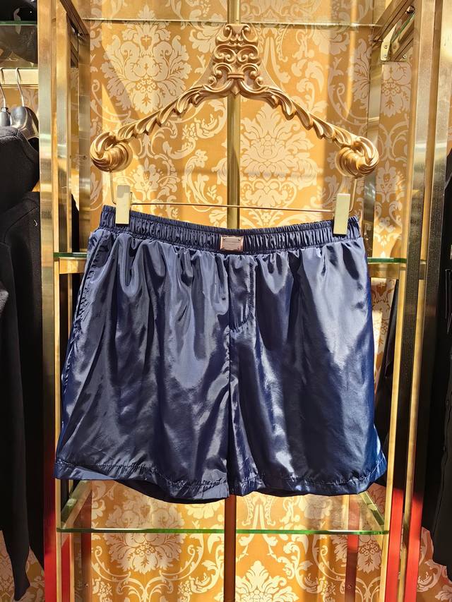 Fendi ships the next day. New summer 2025 style. Brand new taste and value. Hot-