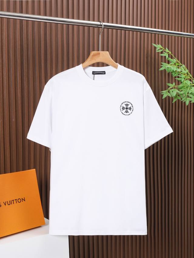 Dior- Dior's latest Polo short sleeves for spring and summer 2025, made of the l