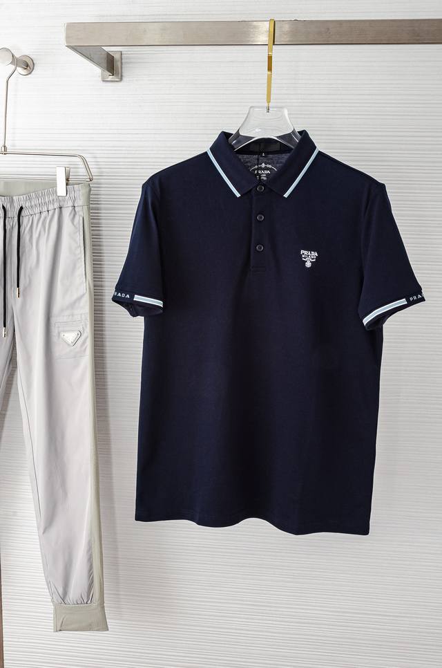 New arrival, Gu##I logo embroidered details cotton short-sleeved T-shirt. Made o