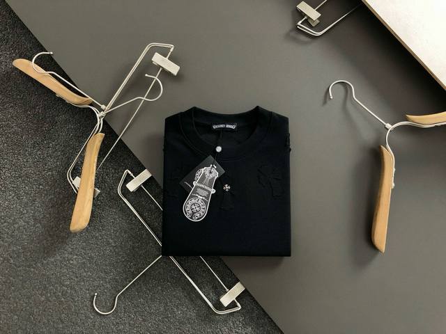 Givenchy 2025 Spring and Summer New Men's Letter Logo Casual Shorts This model i