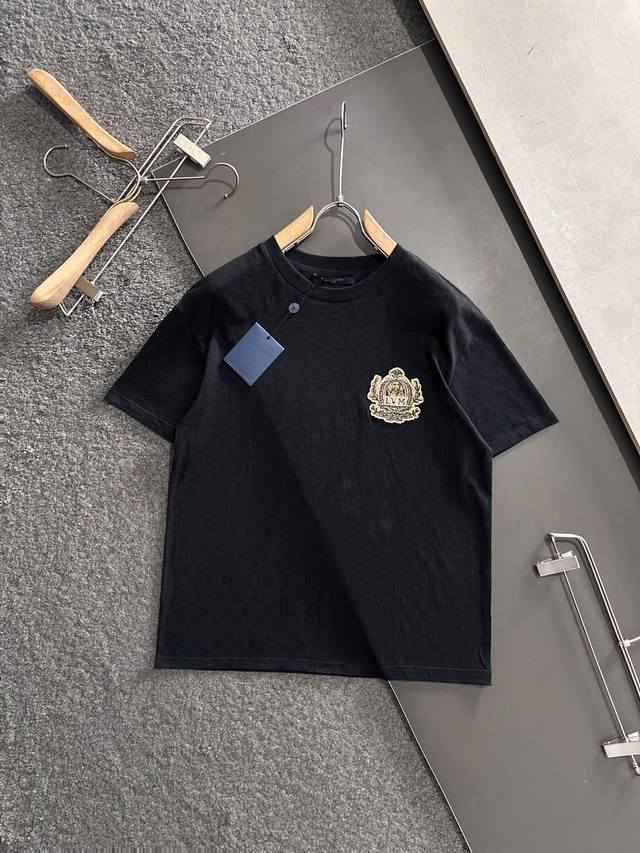 Bottegavene*A 2025 Spring and Summer new men's short-sleeved T-shirt, this is th