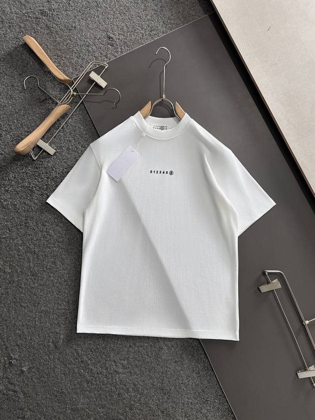 Spring and Summer Moncler new fashion original jeans are made of imported high-e
