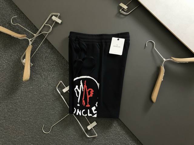 Prad 2025Ss casual sports shorts are a classic style that can never be forgotten