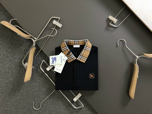 Miumiu 2025 Spring and Summer New Releases, the Latest Short-sleeved Round Neck