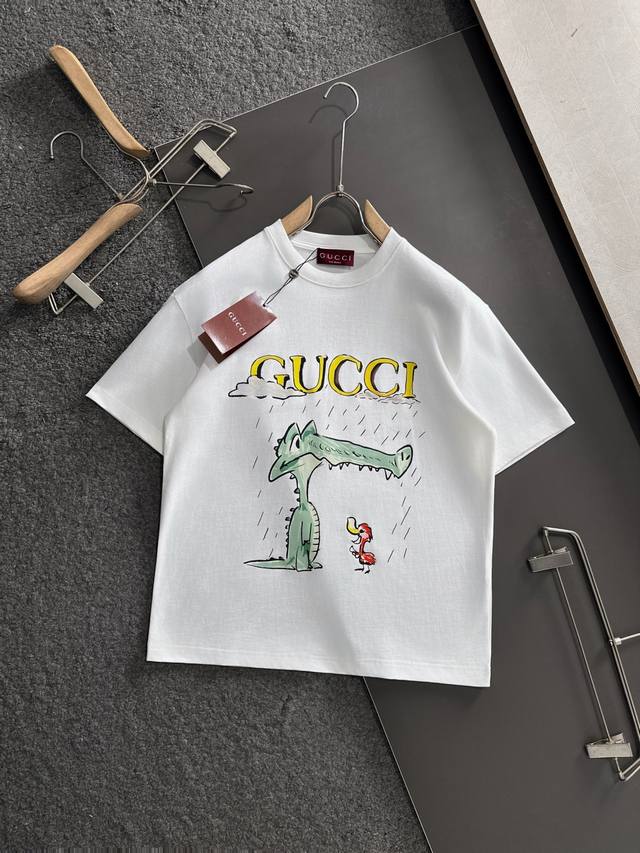 Gucci Early Spring 2025 latest fashion designer Gucci sports shorts, details sho