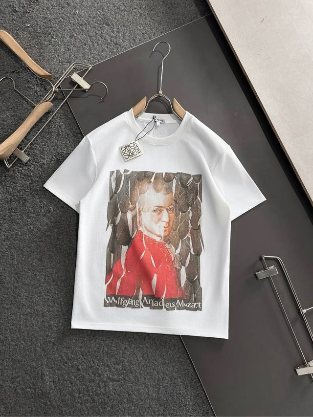 Moncler's new summer T-shirt with lapel and short sleeves, custom-made with pear